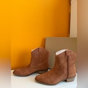 Lucky Brand suede low heeled western booties